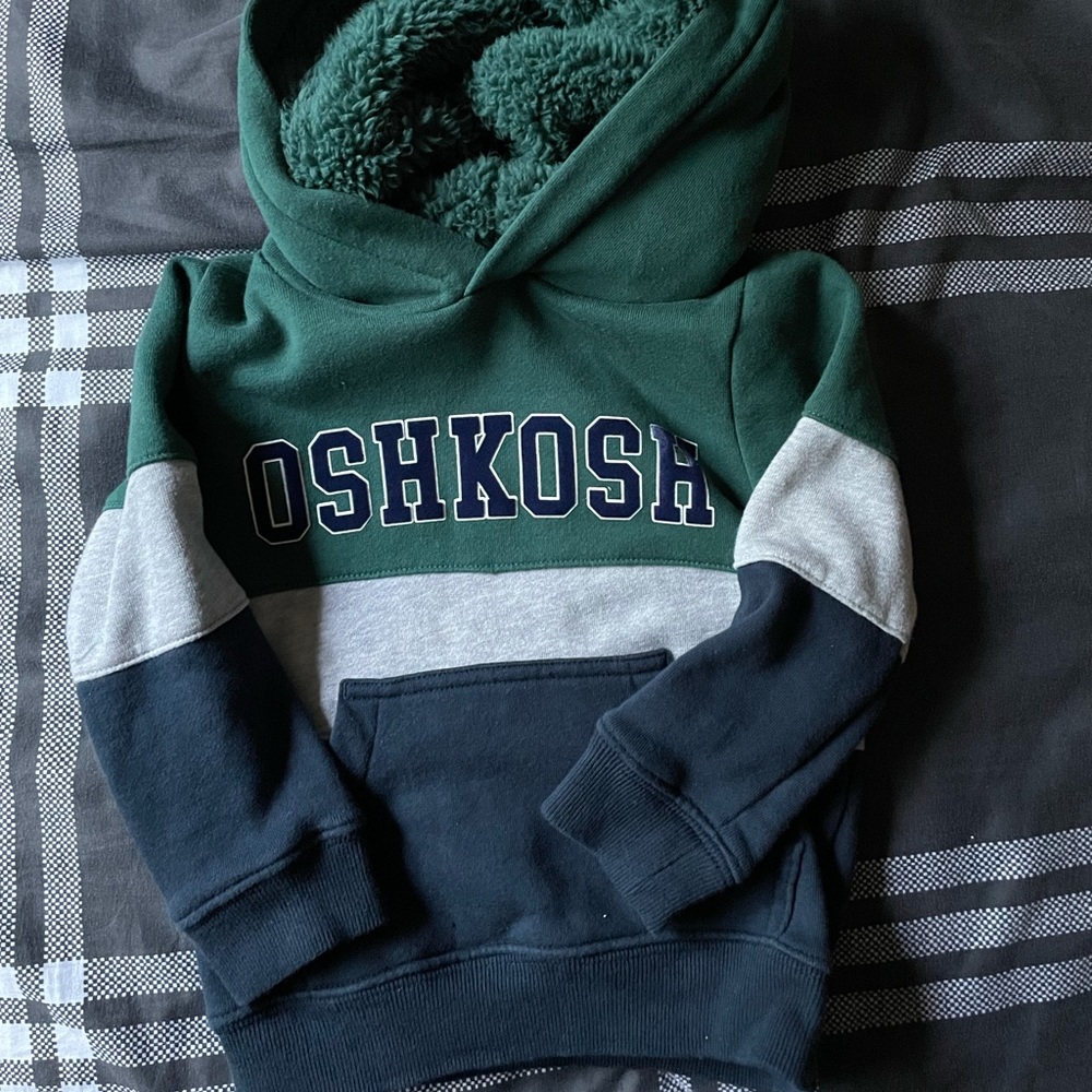 Oshkosh hoodie